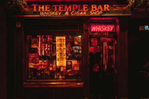 Temple Bar at night.