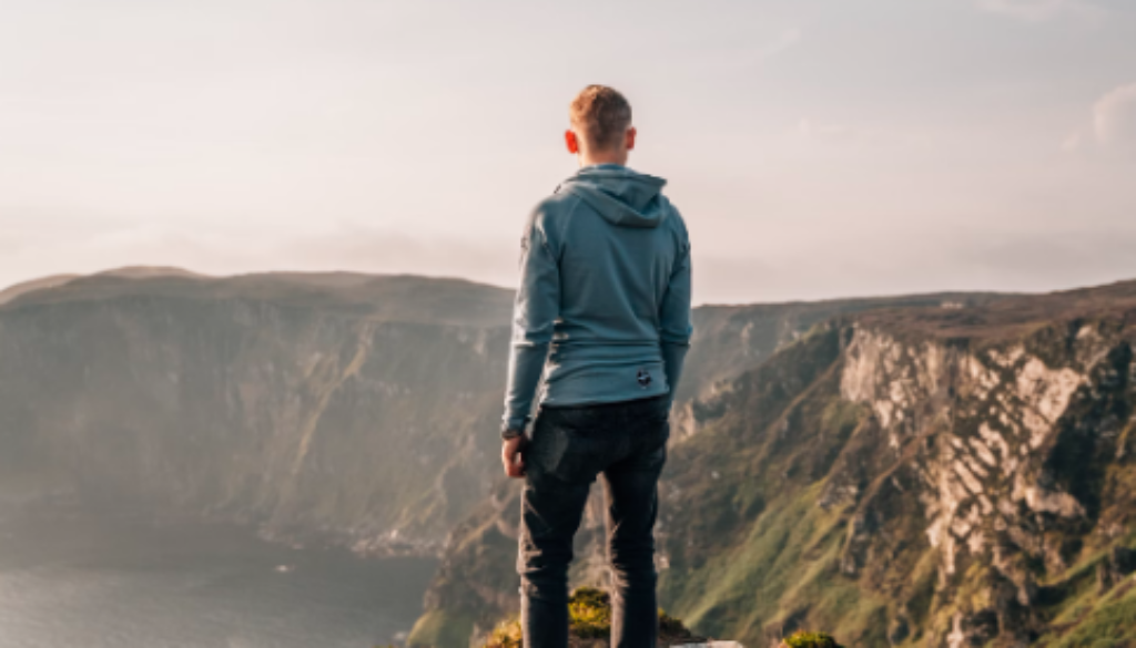 A tourist enjoying Ireland with the Silver Plus Package.